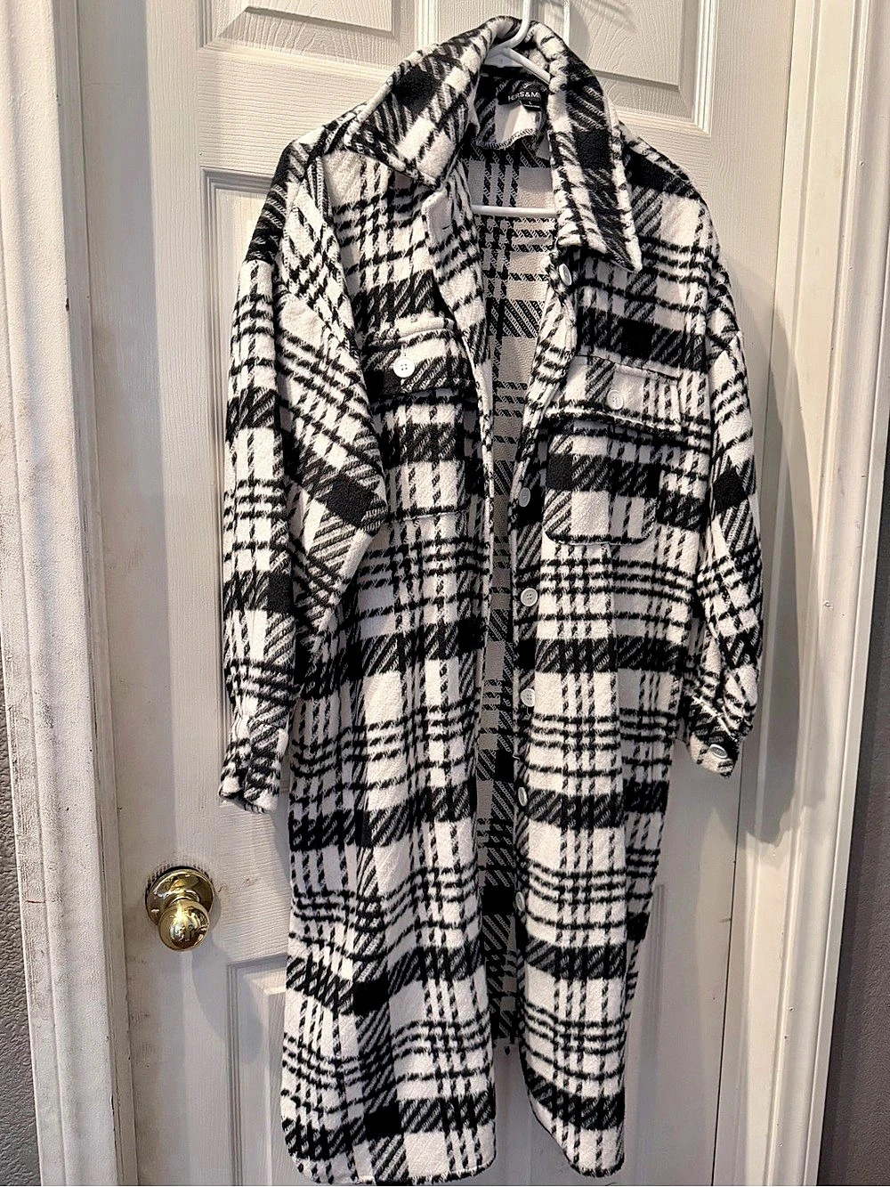 HERS & MINE Plaid Coat in Black & White Size Large